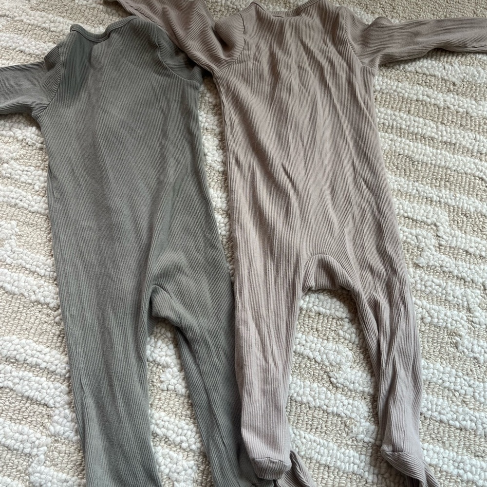 Mebie baby ribbed footie Set in Green and Tan 18-24 months - Picture 2 of 8
